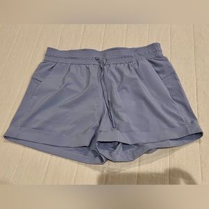 Lululemon Shorts, size 6